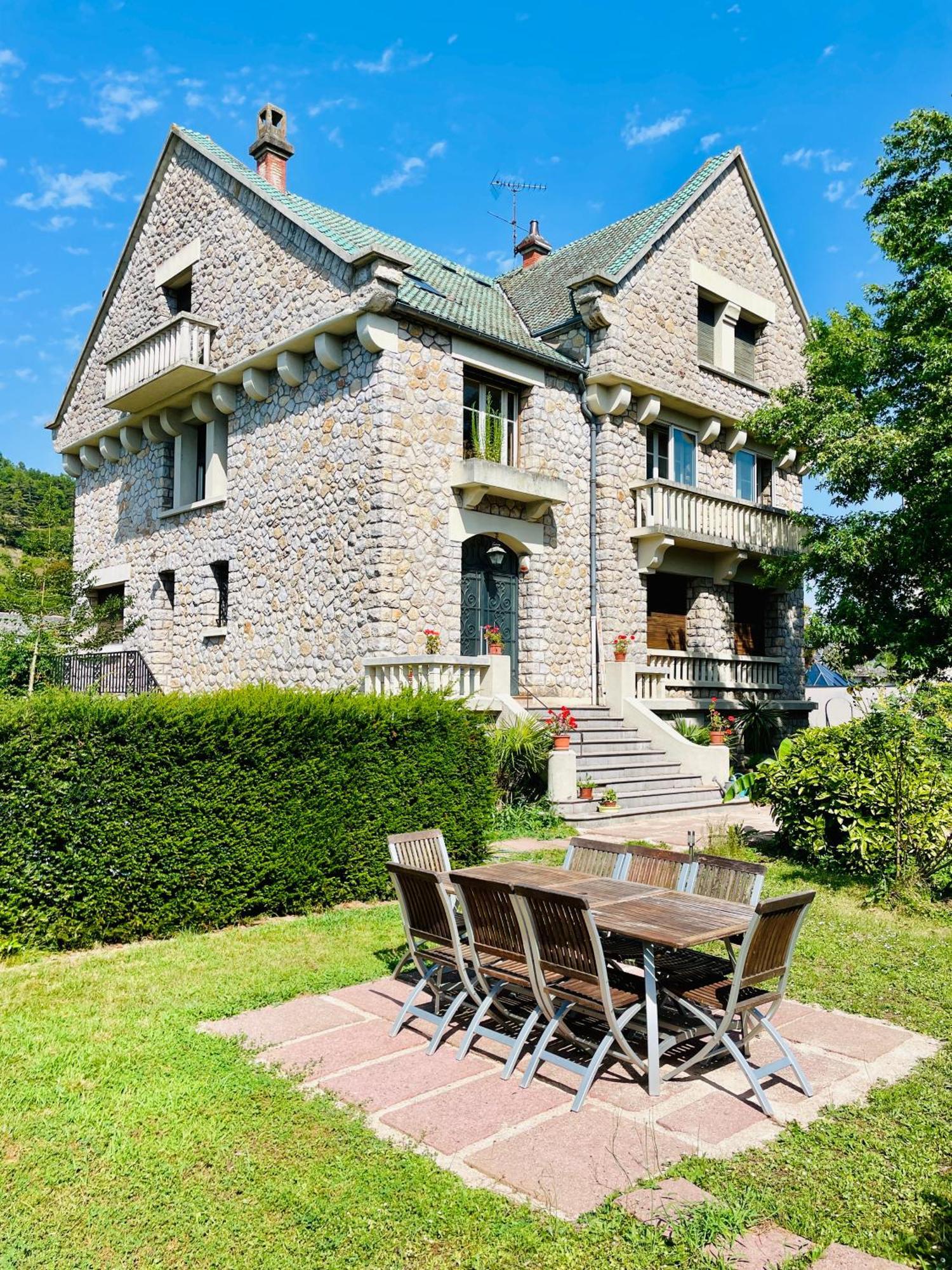 La Maison Au Toit Vert 에스팔리옹 외부 사진